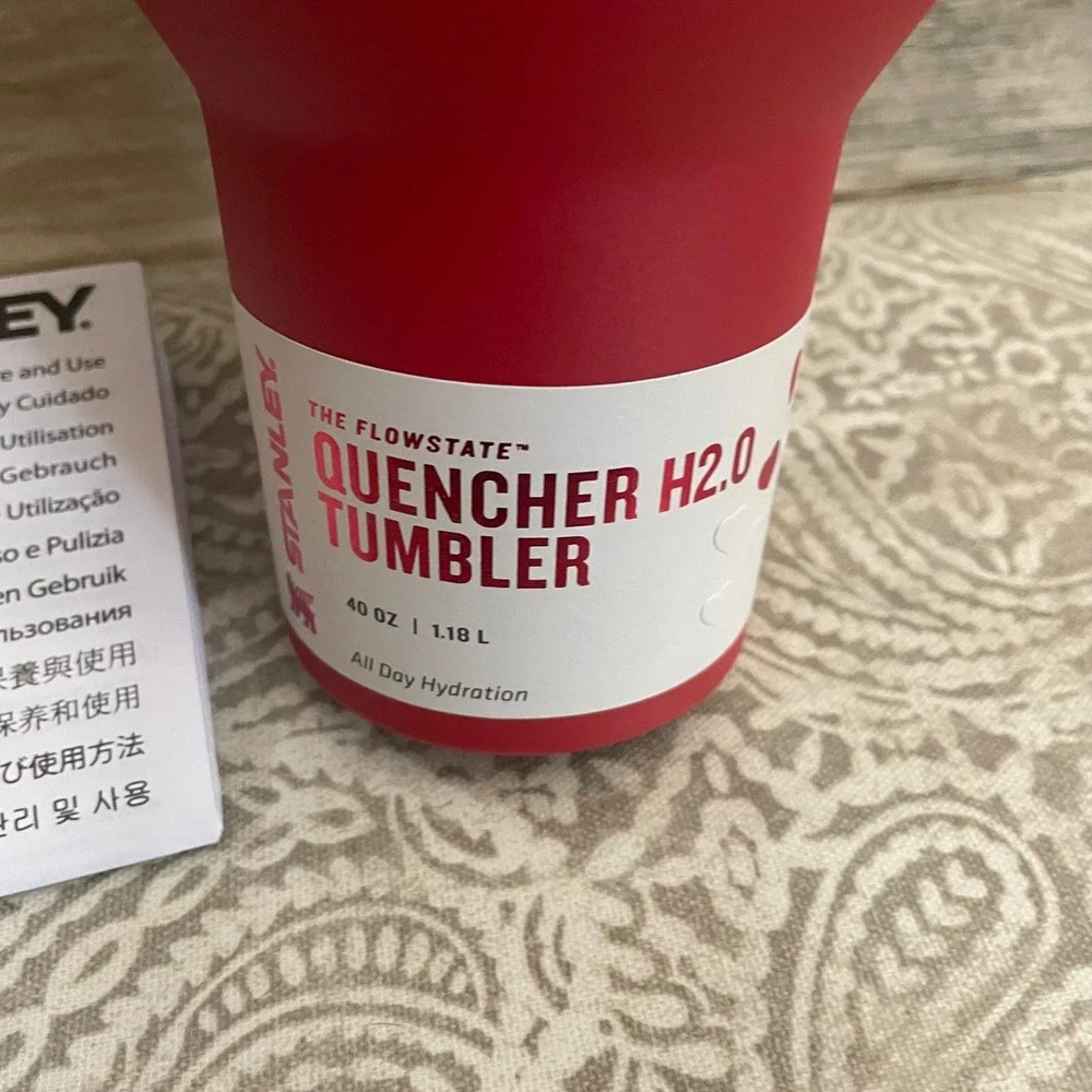 Stanley 40oz Quencher H2.0 FlowState Tumbler Red Heart Valentine Target exclusiv - Picture 3 of 8